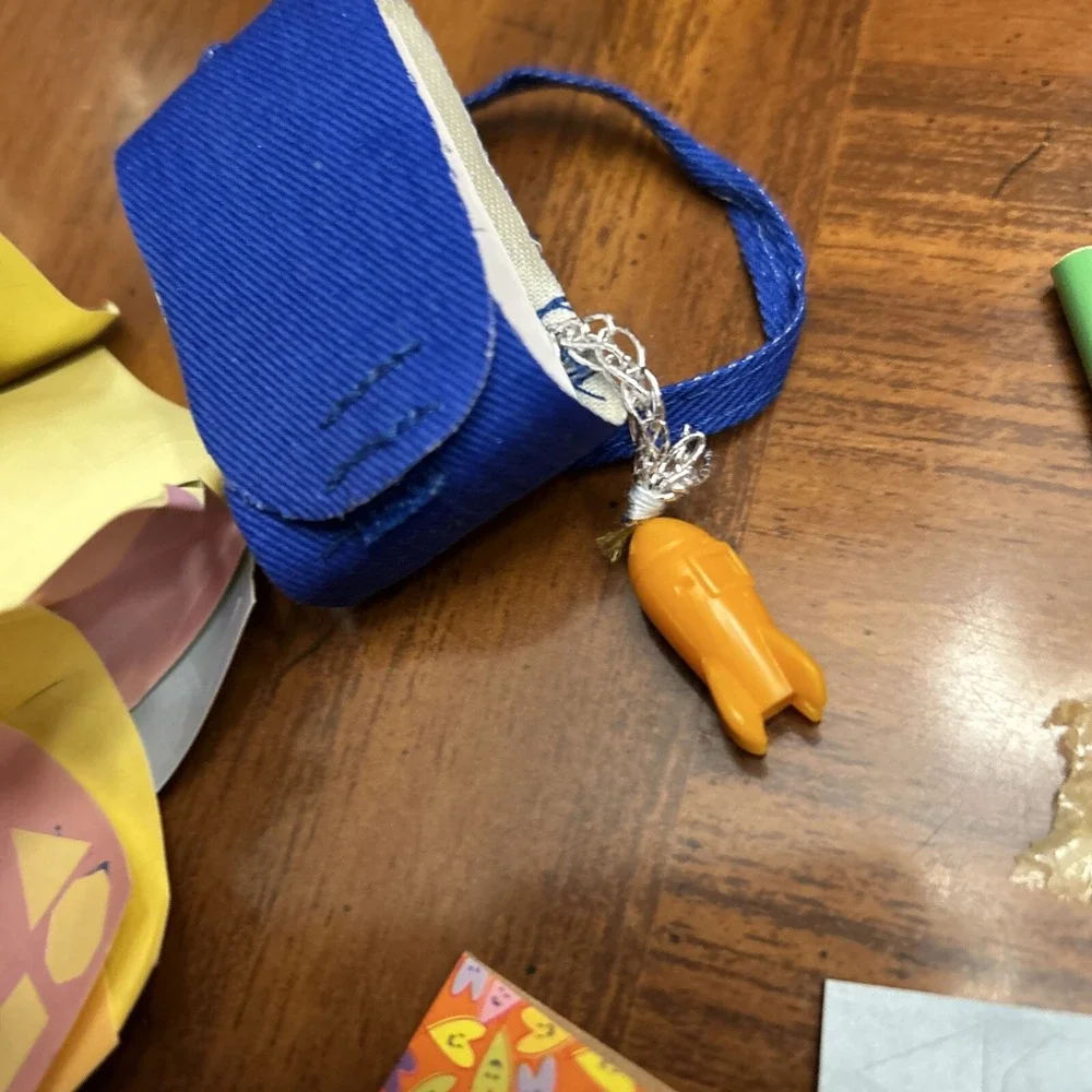 Barbie‎ 1999 Hidden Message High School Locker Teresa Accessories